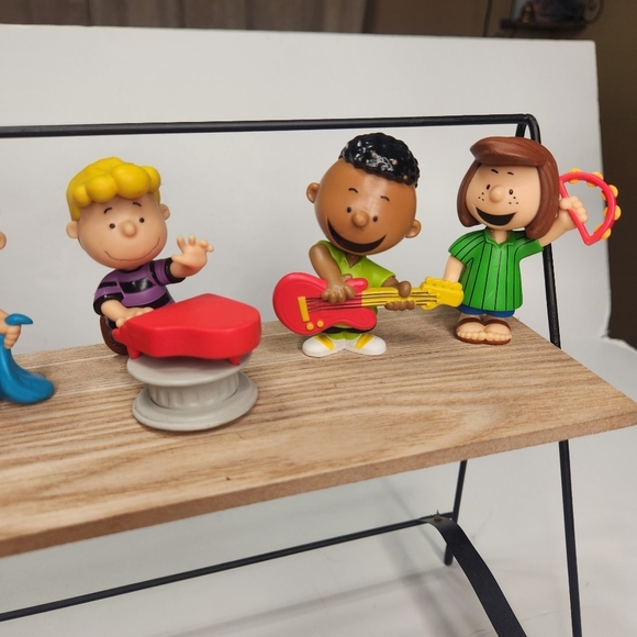 Peanuts Characters Figures Set 5 Lucy Linus Franklin Schroeder Peppermint Patty - Picture 3 of 10